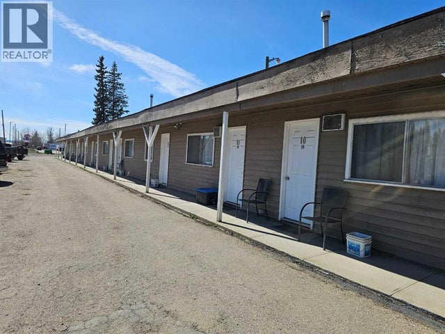 506 Main Avenue W, Sundre