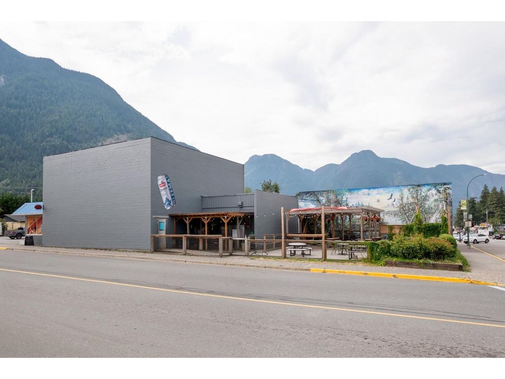 584 Wallace Street|hope, Hope