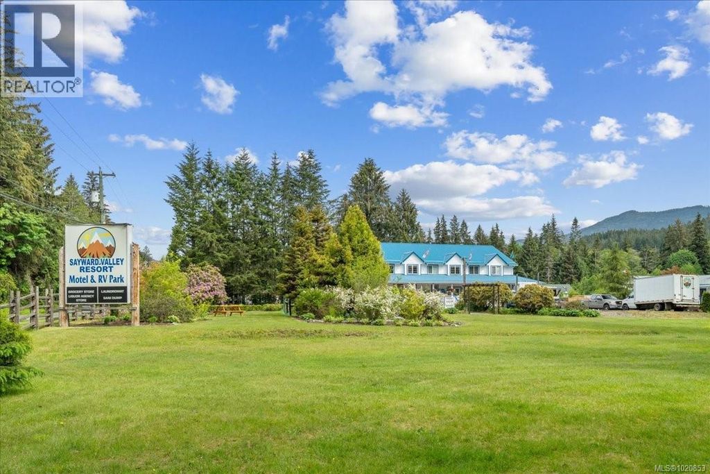 1546 Sayward Rd, Sayward