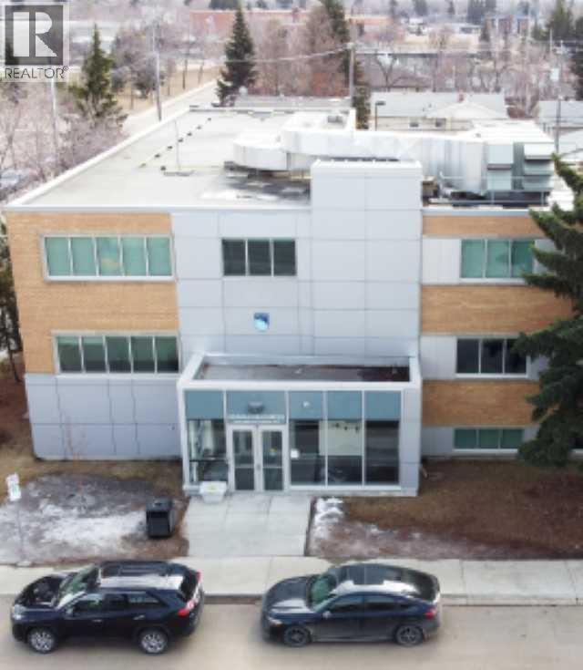 10305 Princess Elizabeth Avenue Nw, Edmonton