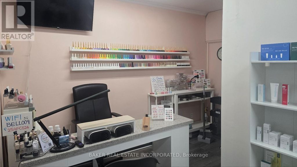 2nd Floor - 620 Bloor Street W, Toronto (annex)