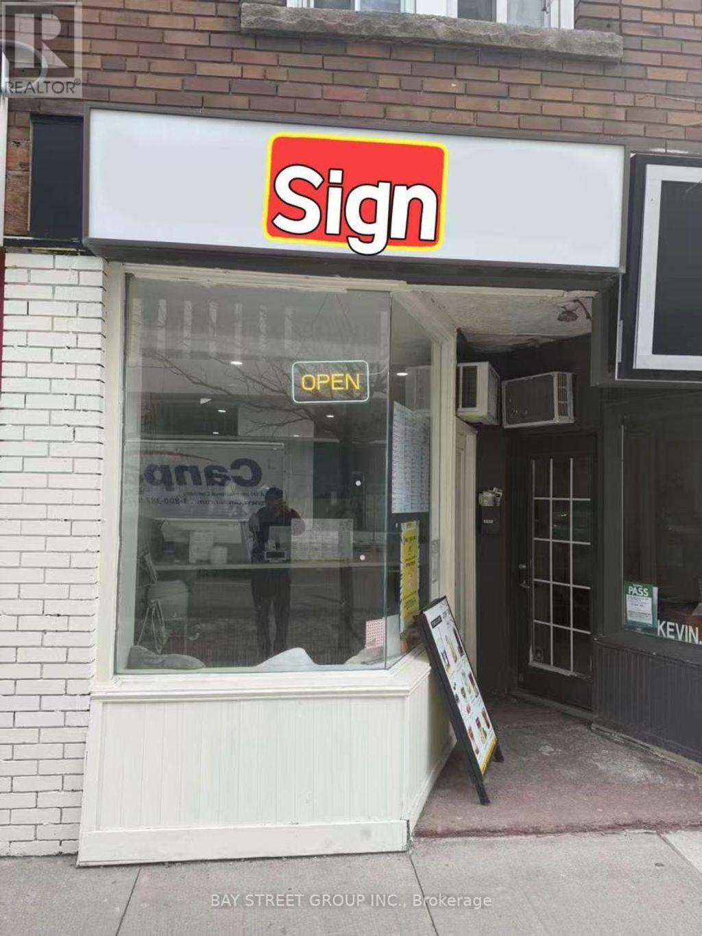 2095.5 Yonge Street, Toronto (mount Pleasant West)