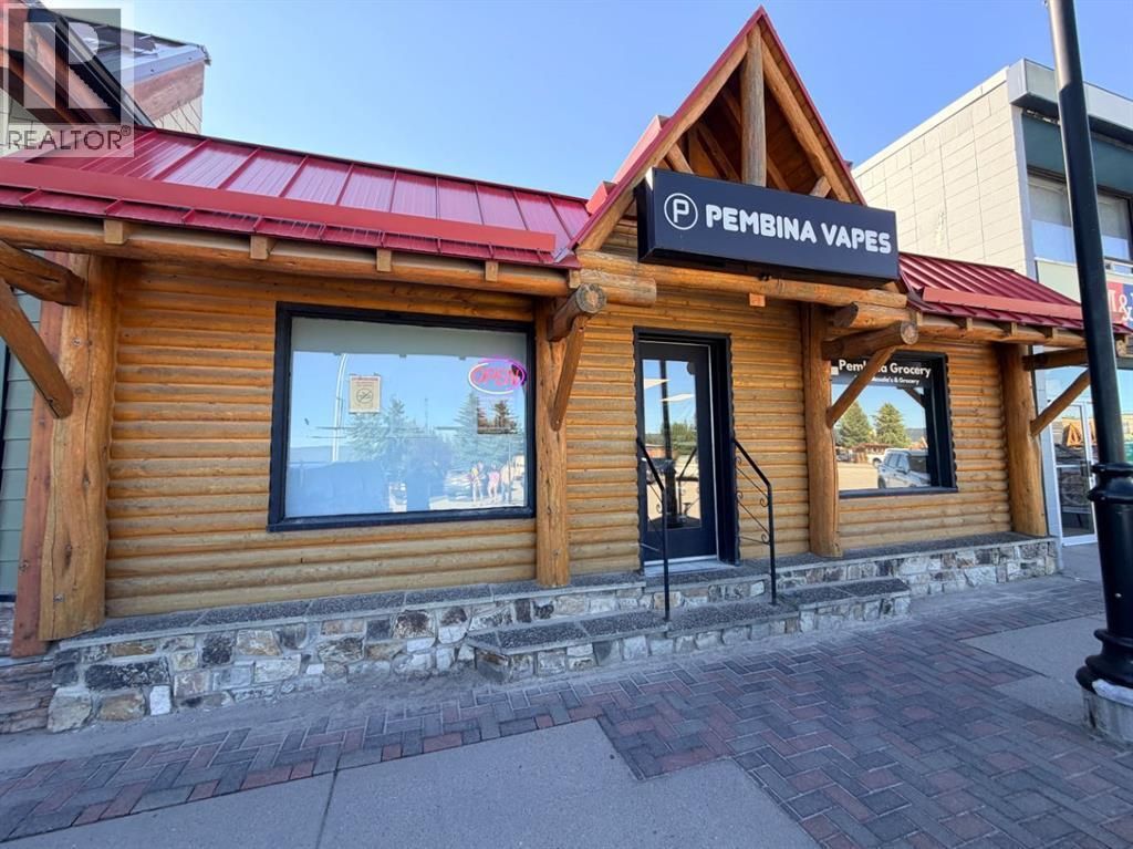 183 Pembina Avenue, Hinton