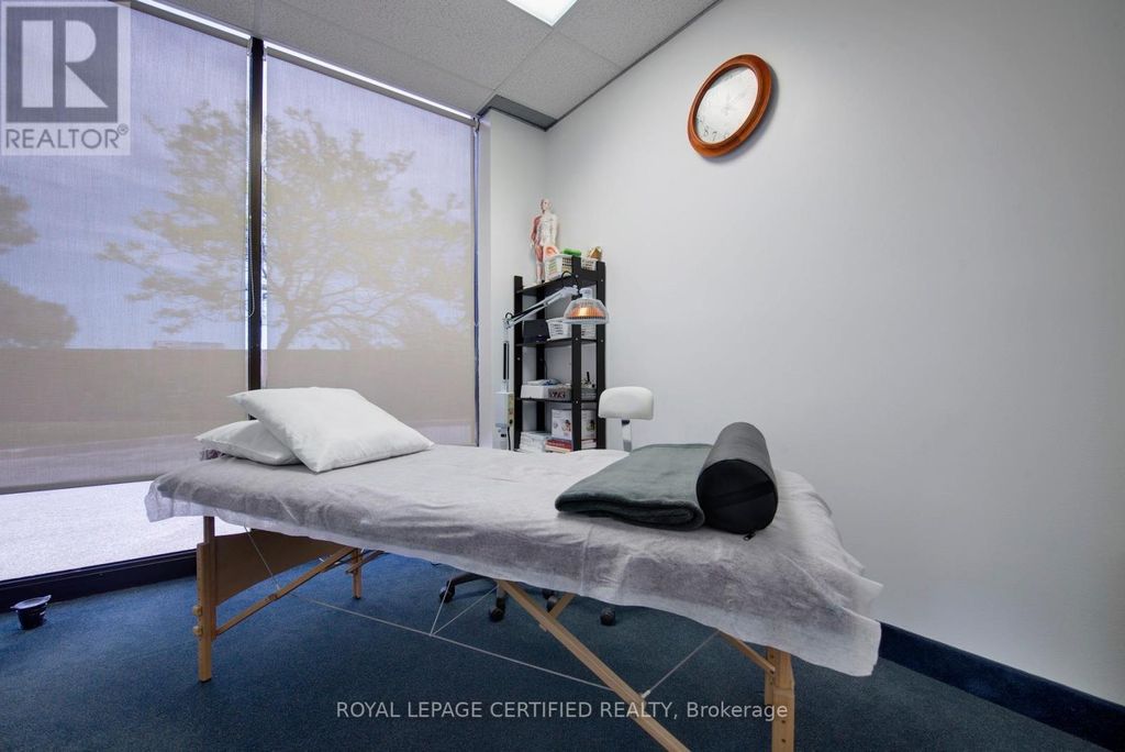 3049 Kingston Road, Toronto (cliffcrest)