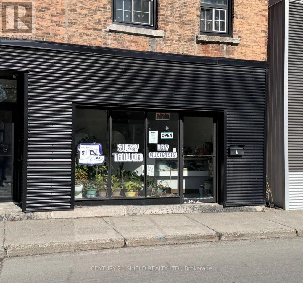 7 First Street E, Cornwall
