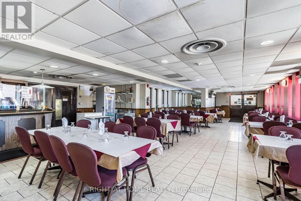 5951 Clark Avenue, Niagara Falls (clifton Hill)