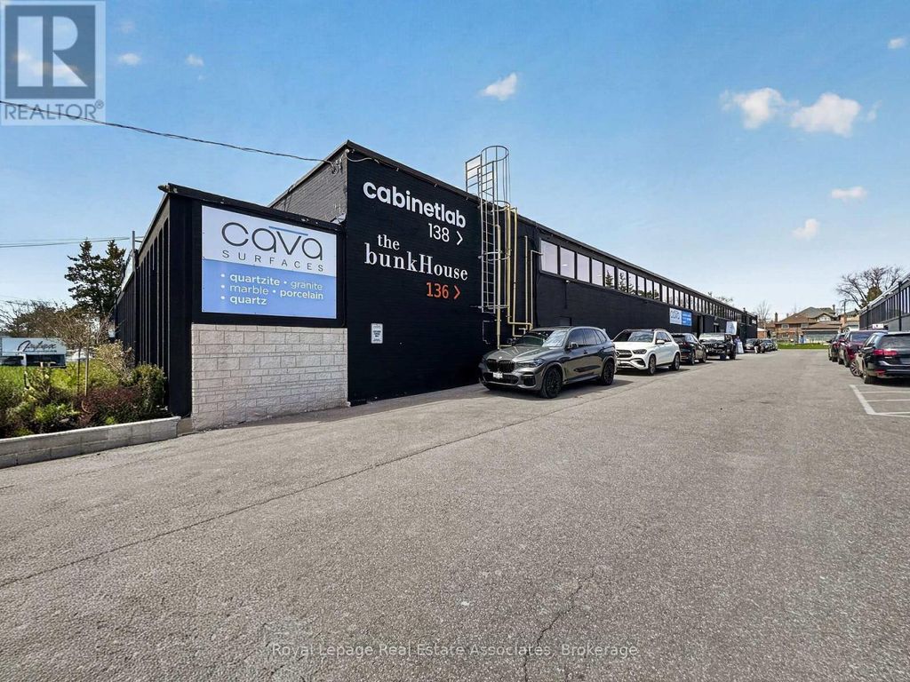 Unit 4 - 136 Tycos Drive, Toronto (yorkdale-Glen Park)