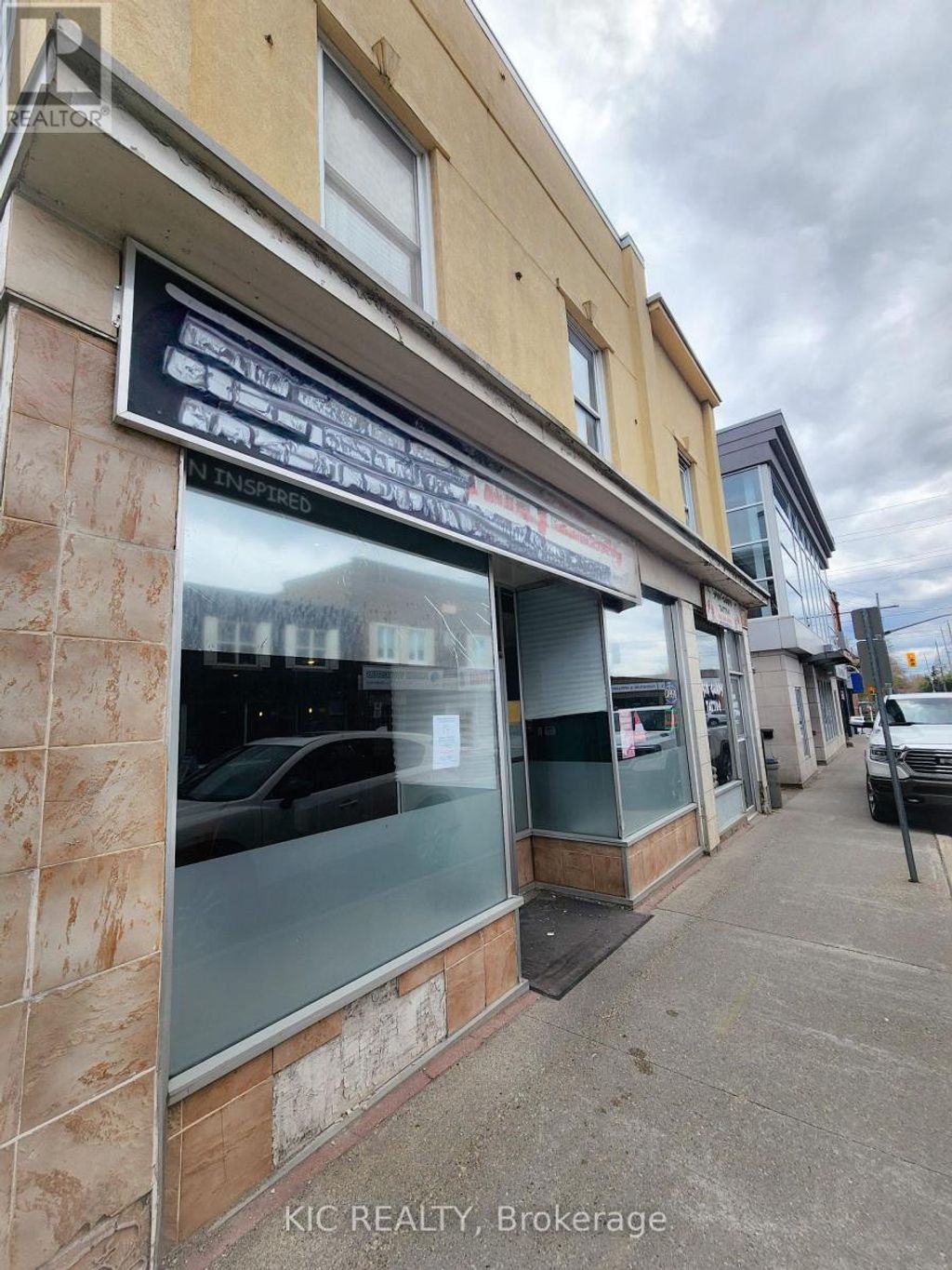 C - 10 Mill Street E, Halton Hills (ac Acton)