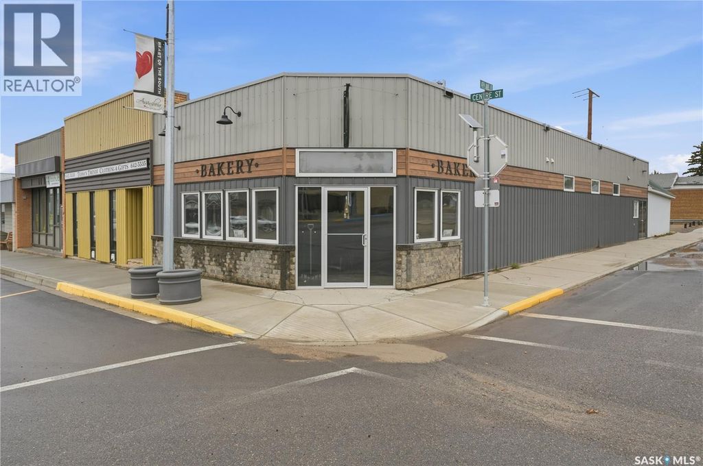 339 Centre Street, Assiniboia
