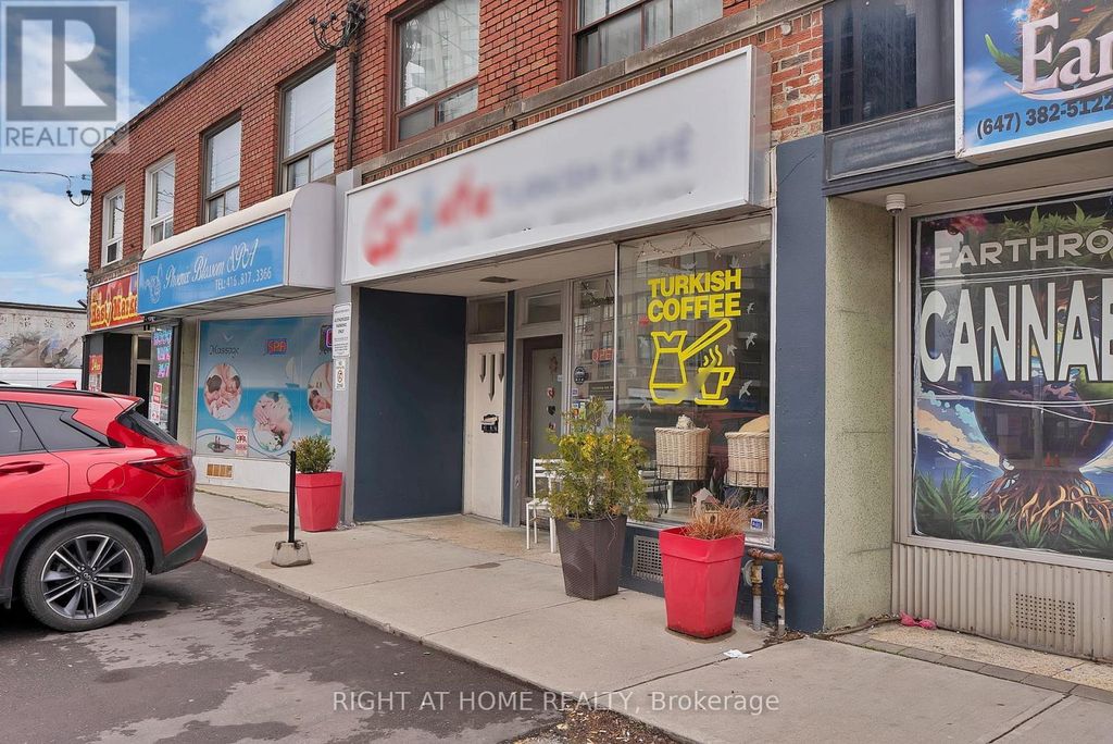 5122 Dundas Street W, Toronto (islington-City Centre West)