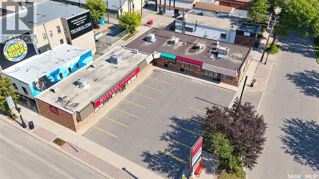 D & E 835 Broadway Avenue, Saskatoon