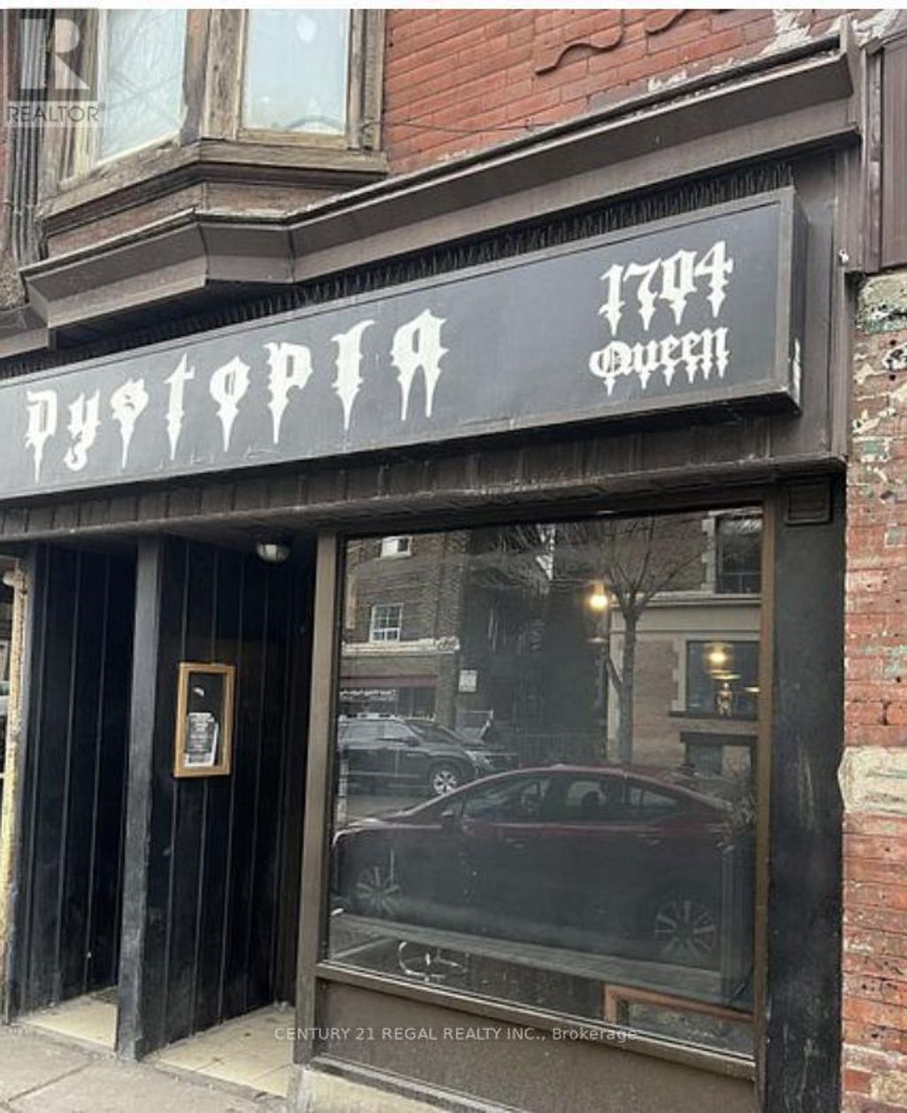 1704 Queen Street W, Toronto (roncesvalles)