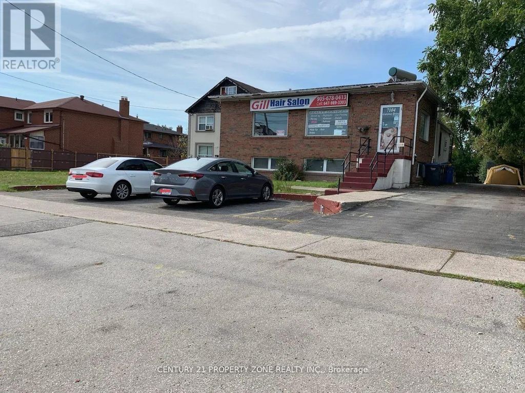 7104 Goreway Drive, Mississauga (malton)
