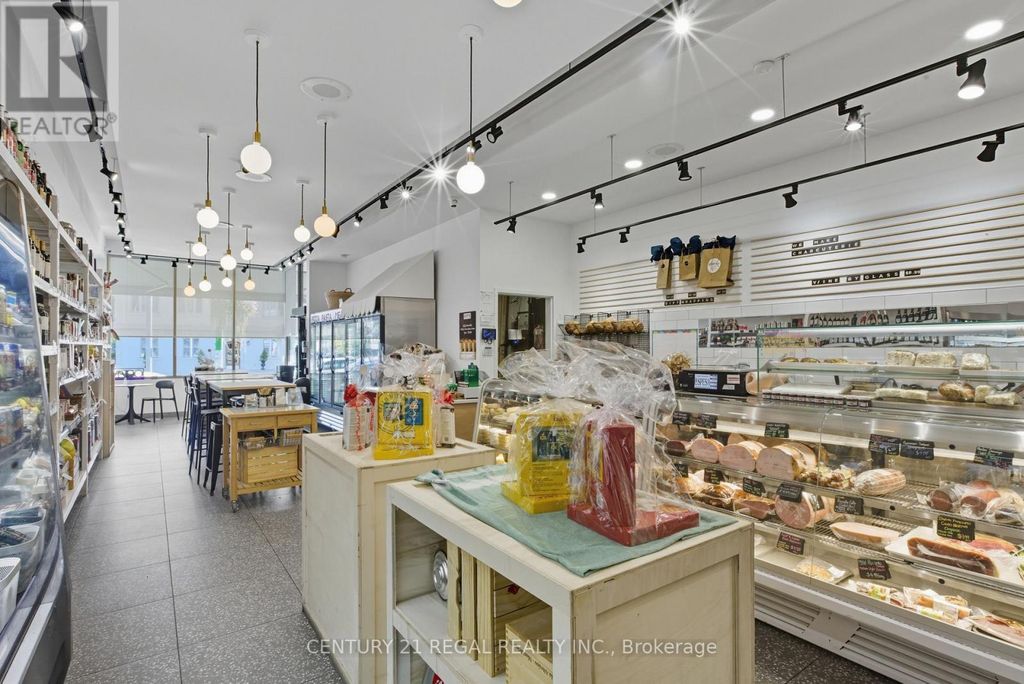 1700 St Clair Avenue W, Toronto (weston-Pellam Park)