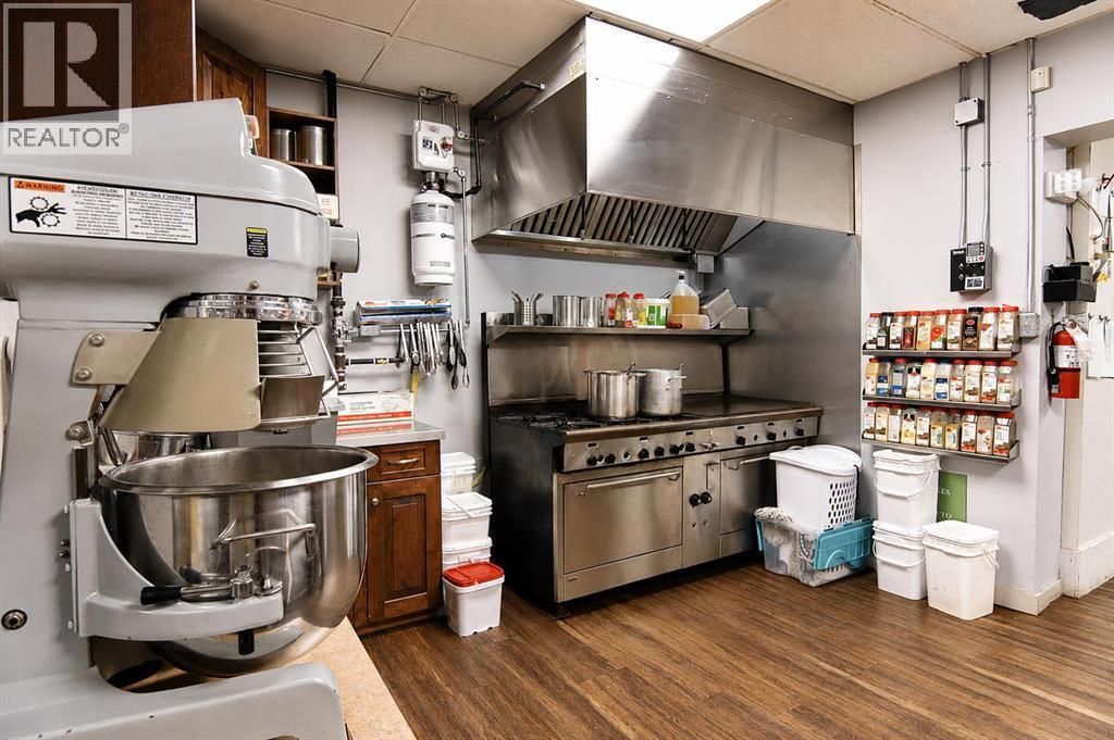5026 51 Avenue, Ponoka