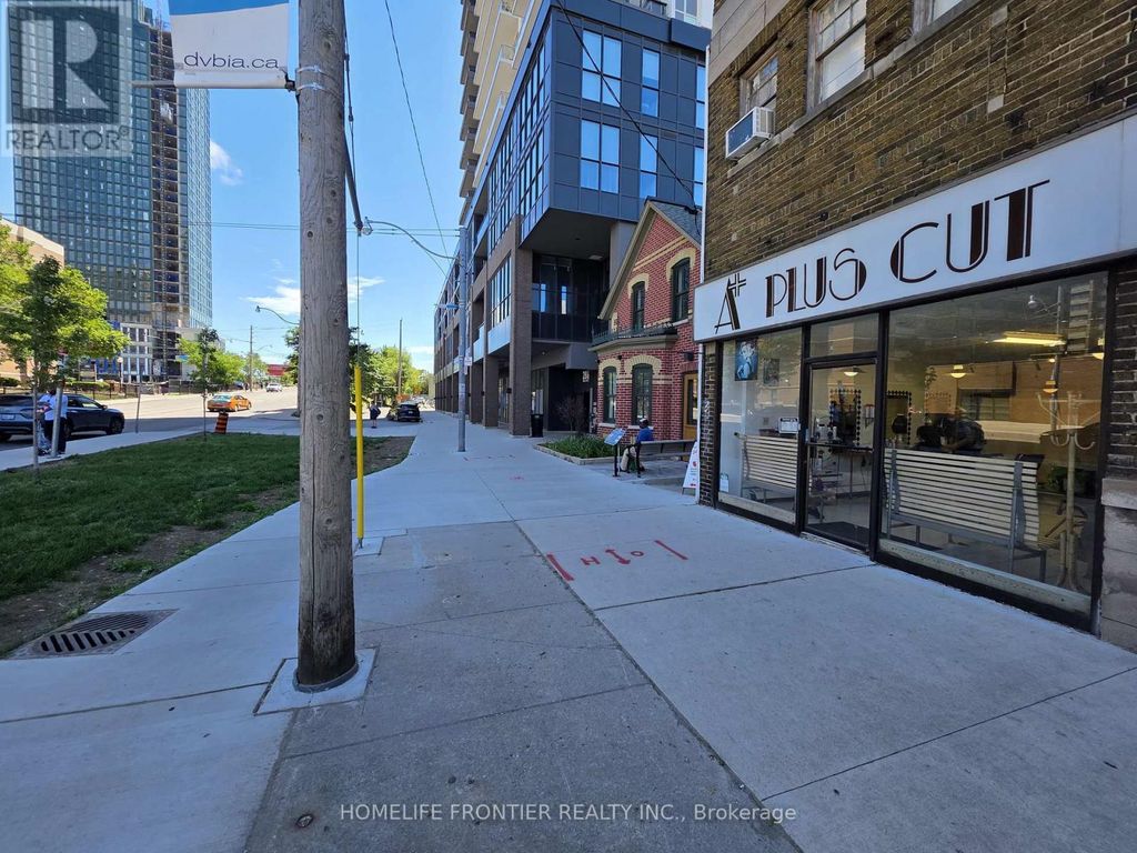 298 Main Street, Toronto (east End-Danforth)