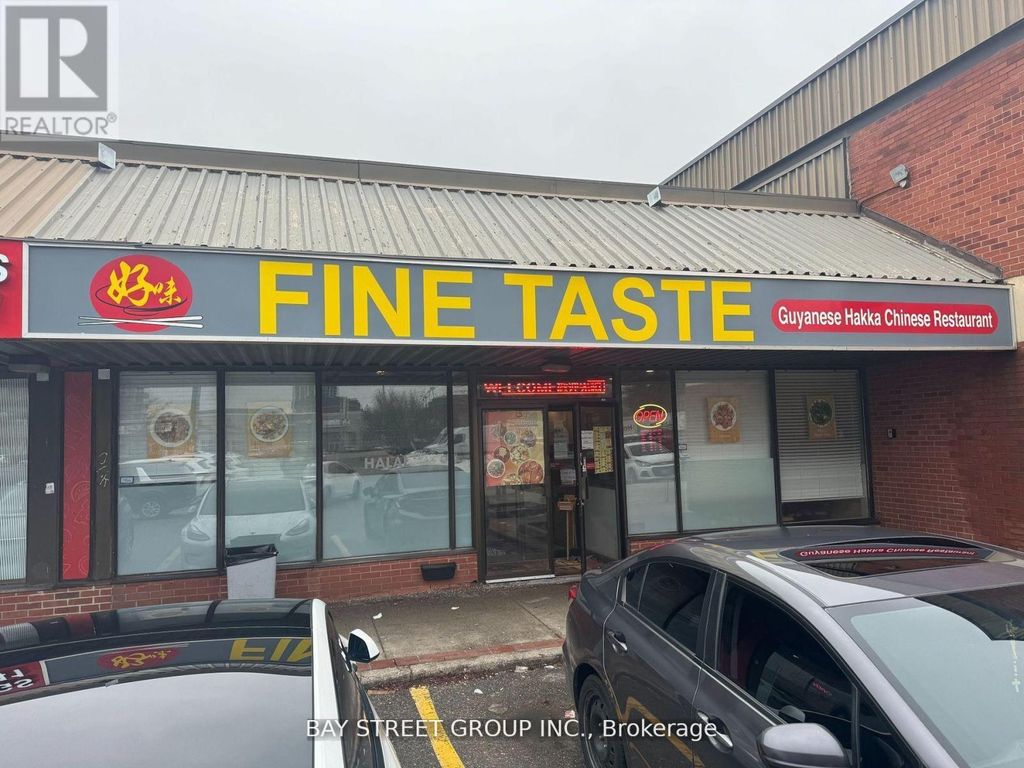 16 Kennedy Road S, Brampton (queen Street Corridor)