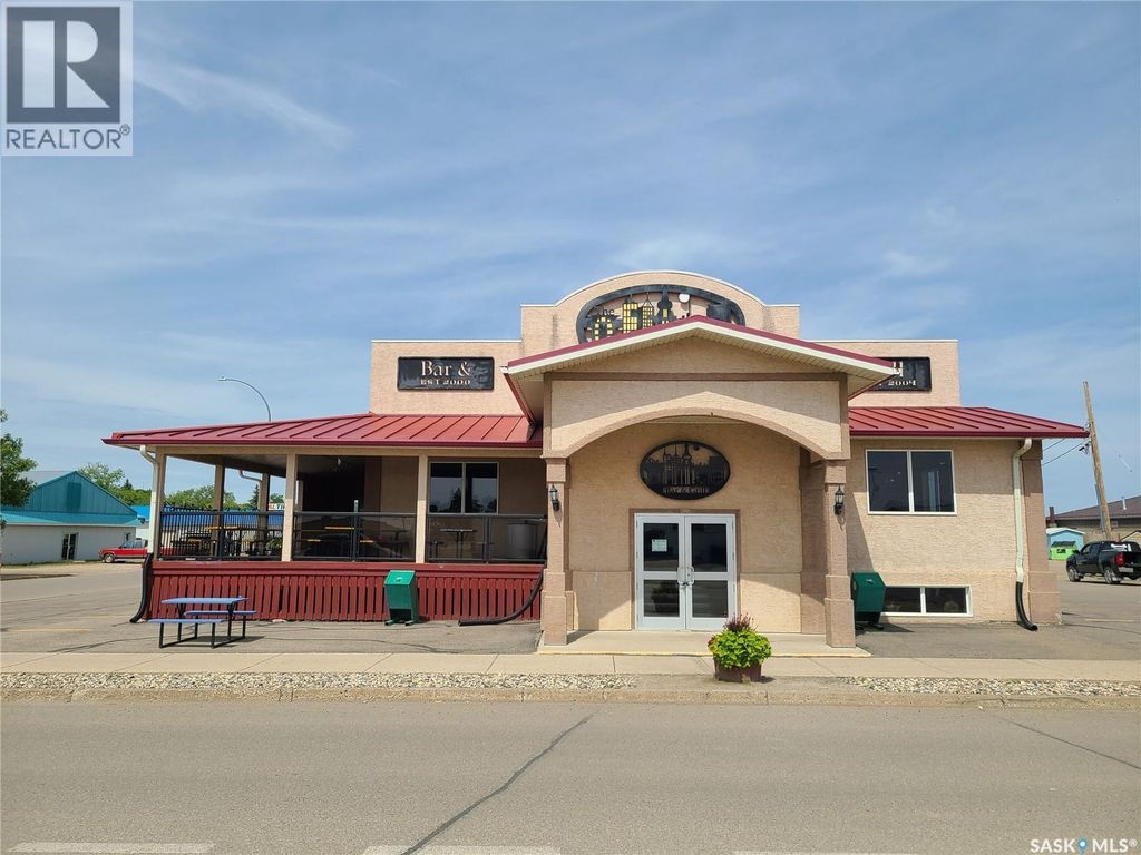 101 Railway Avenue, Carlyle