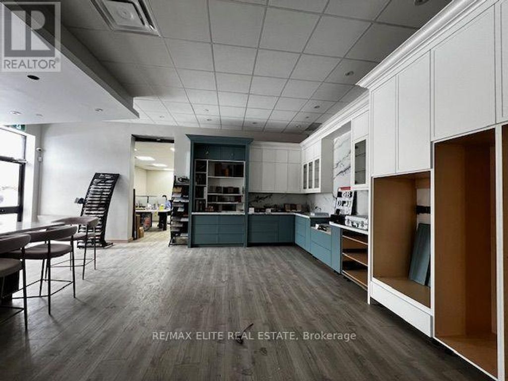 10-11 - 150 Ferrier Street, Markham (milliken Mills West)
