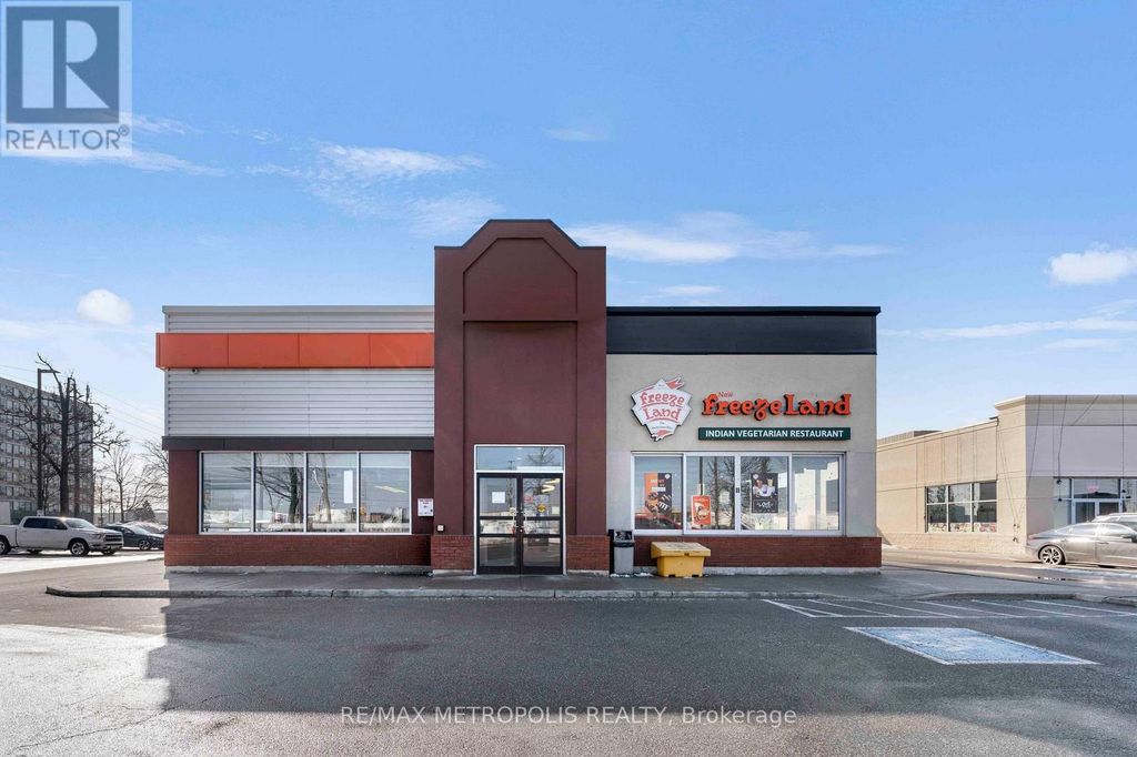 1465 Aerowood Drive, Mississauga (northeast)
