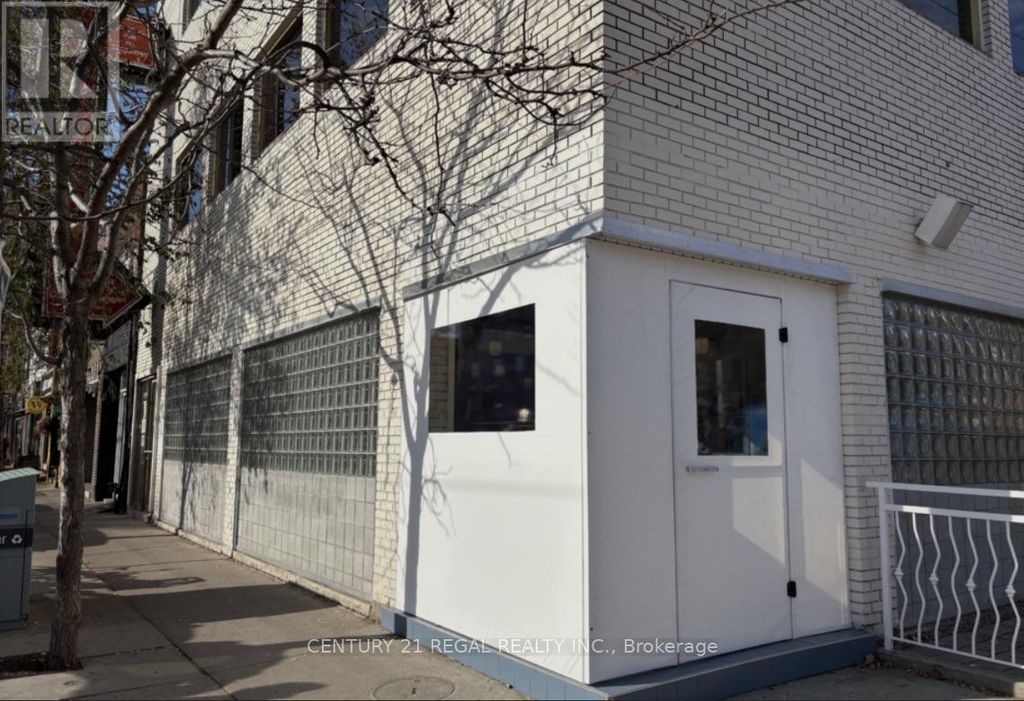 802 Dundas Street W, Toronto (trinity-Bellwoods)
