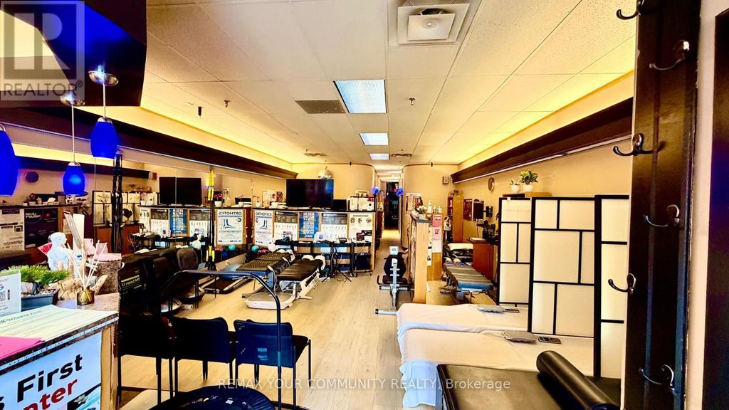 7315 Woodbine Avenue, Markham (milliken Mills West)
