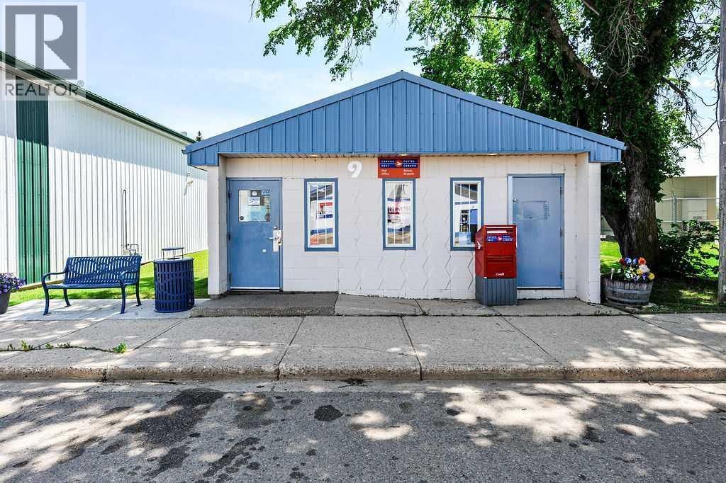 9 Main Street, Hay Lakes