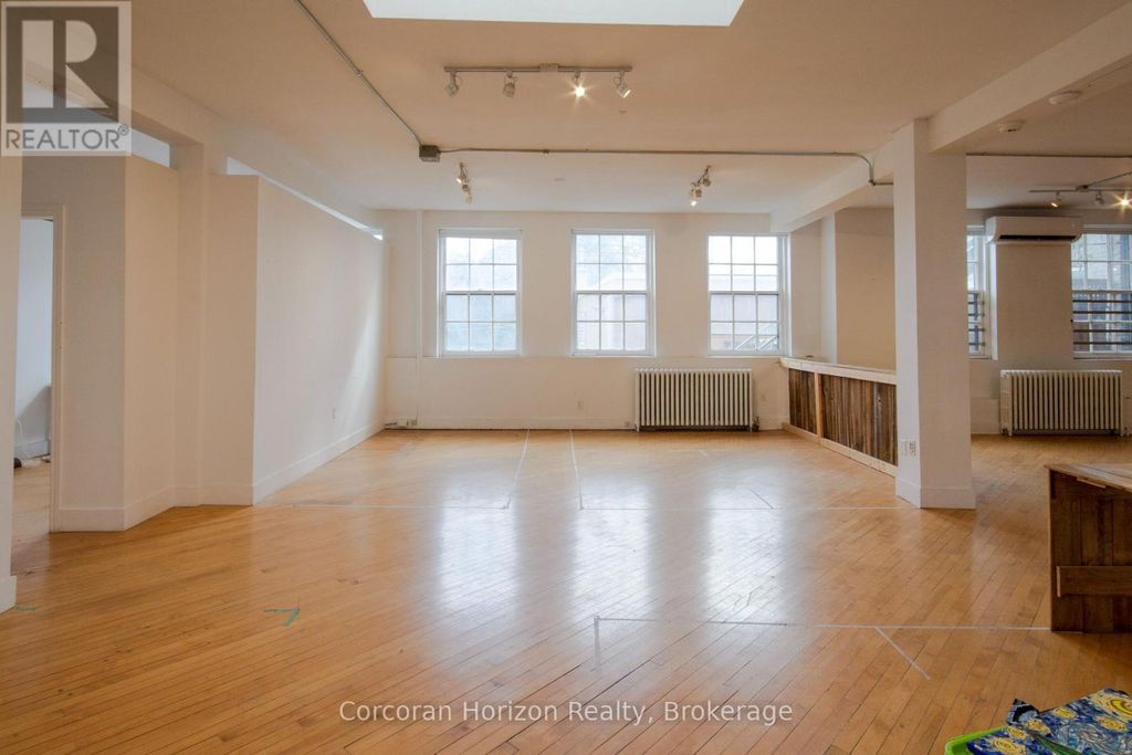 323 King Street E, Hamilton (beasley)