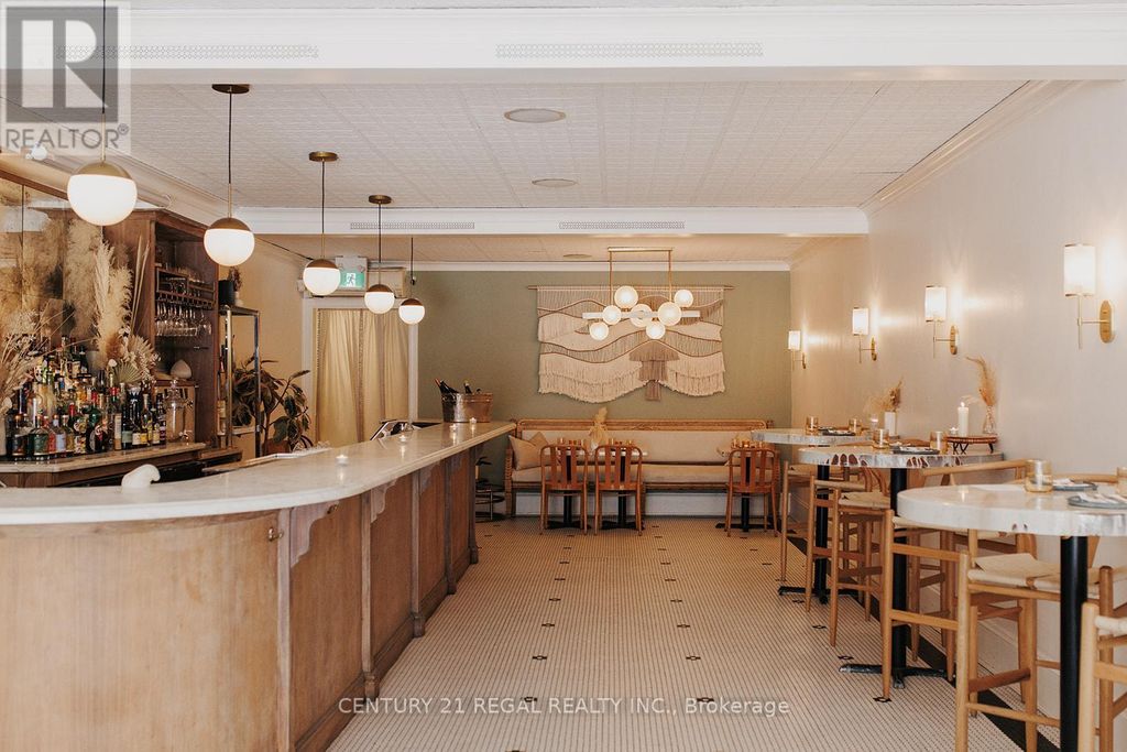 1564 Queen Street W, Toronto (roncesvalles)