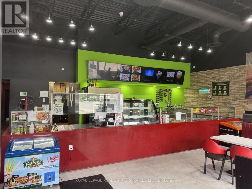 2&3 - 204 Silvercreek Parkway N, Guelph (junction/onward Willow)