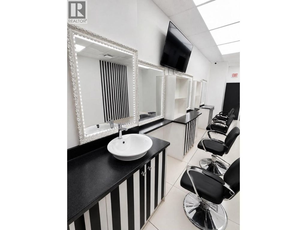 11651 Confidential, Vancouver