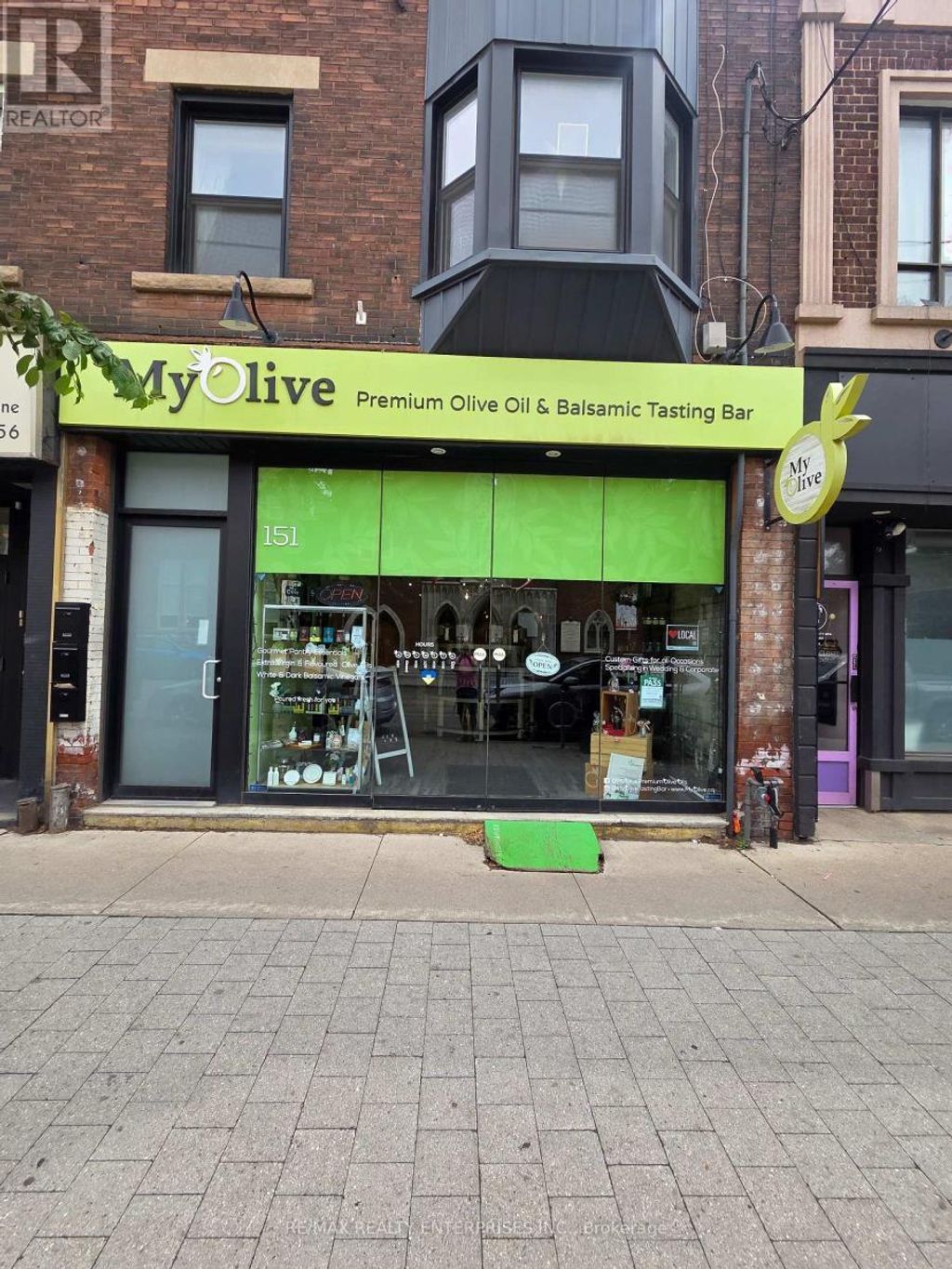 151 Roncesvalles Avenue, Toronto (roncesvalles)