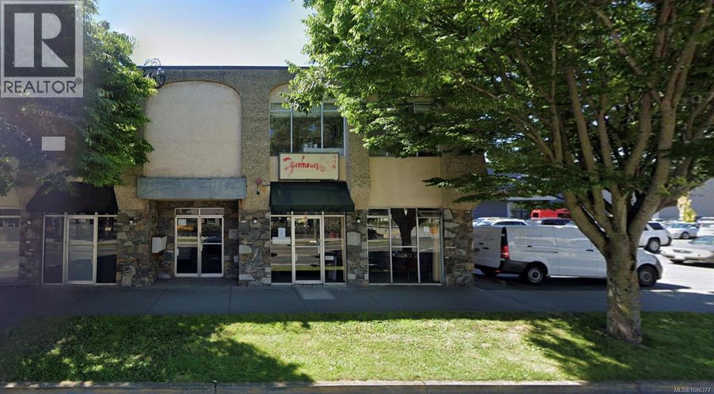 853 Caledonia Ave, Victoria