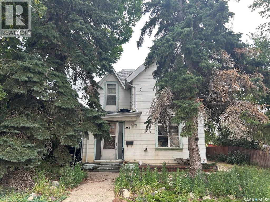 125 High Street E, Moose Jaw