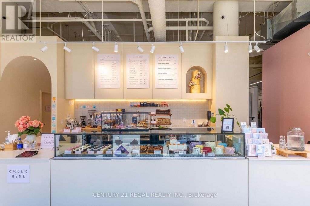 862 Dundas Street W, Toronto (trinity-Bellwoods)