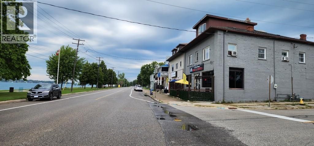 1548 St. Clair Parkway, St Clair