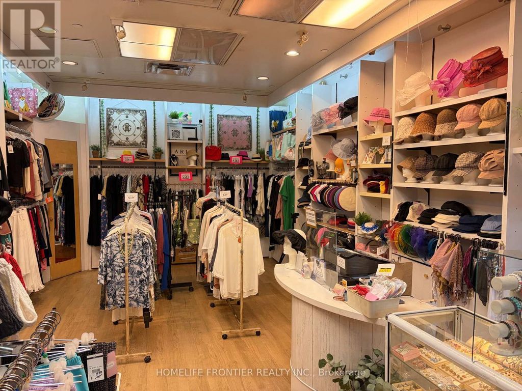 M5 - 444 Yonge Street, Toronto (bay Street Corridor)