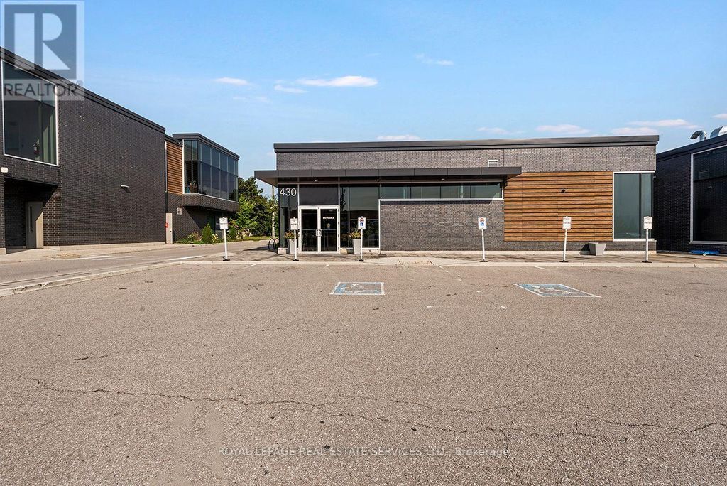 1b - 430 Iroquois Shore Road, Oakville (qe Queen Elizabeth)