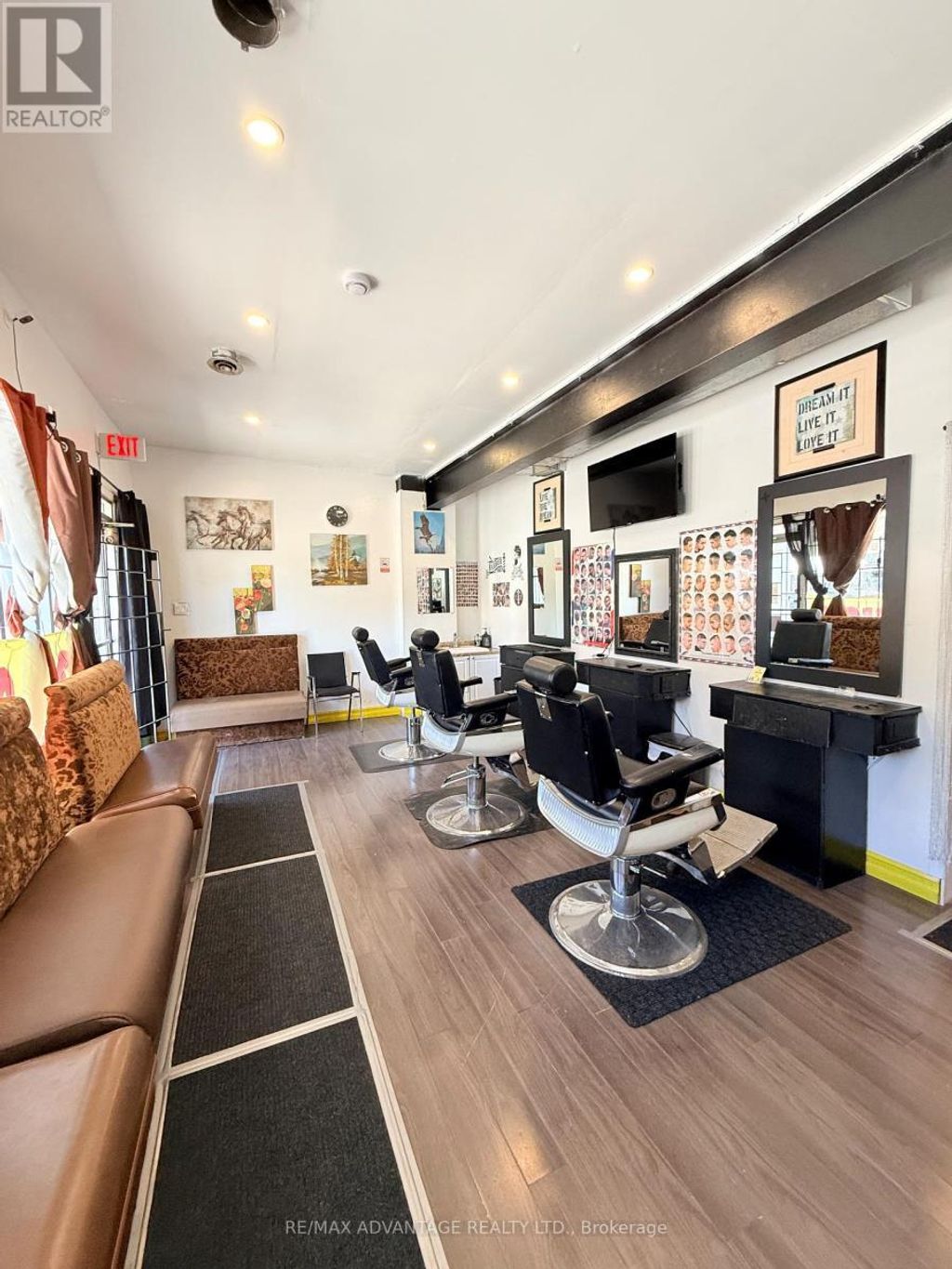 390 Adelaide Street N, London East (east L)