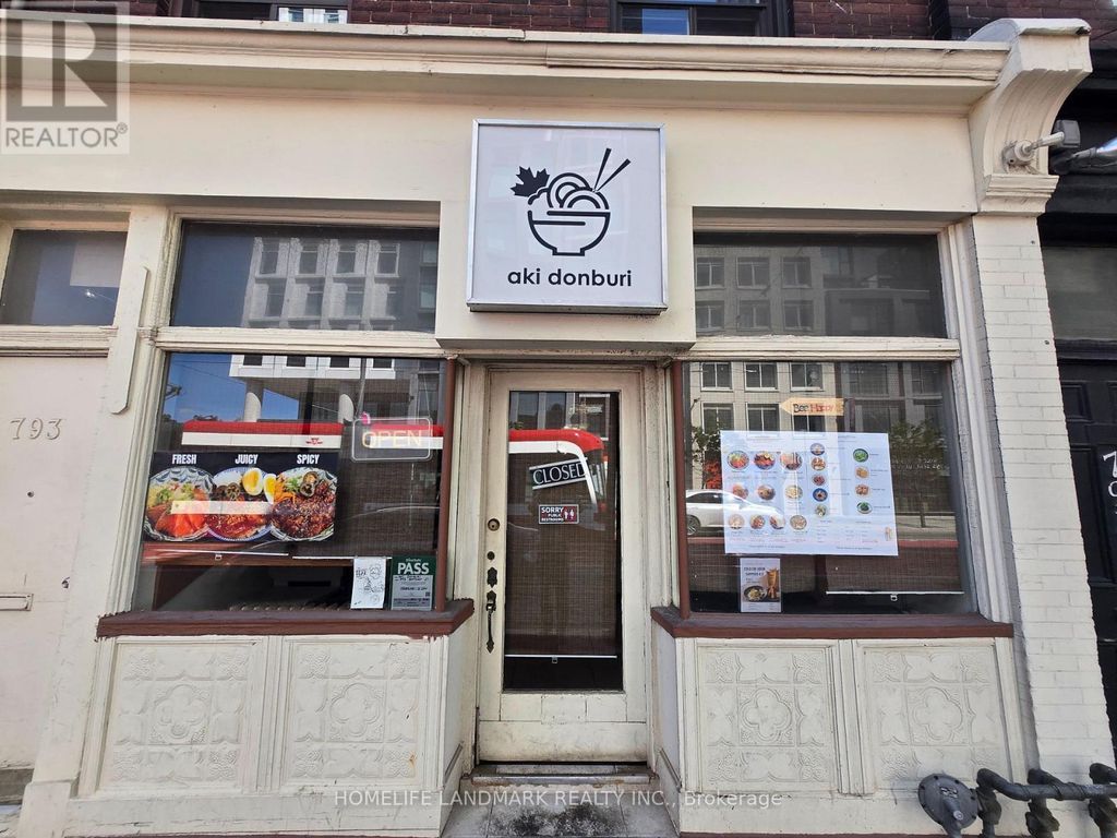 793 Bathurst Street, Toronto (university)