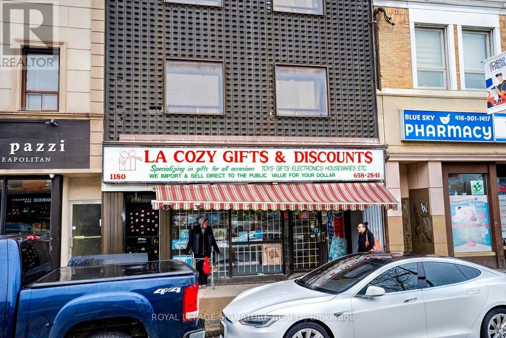 1180 St. Clair Avenue W, Toronto (corso Italia-Davenport)