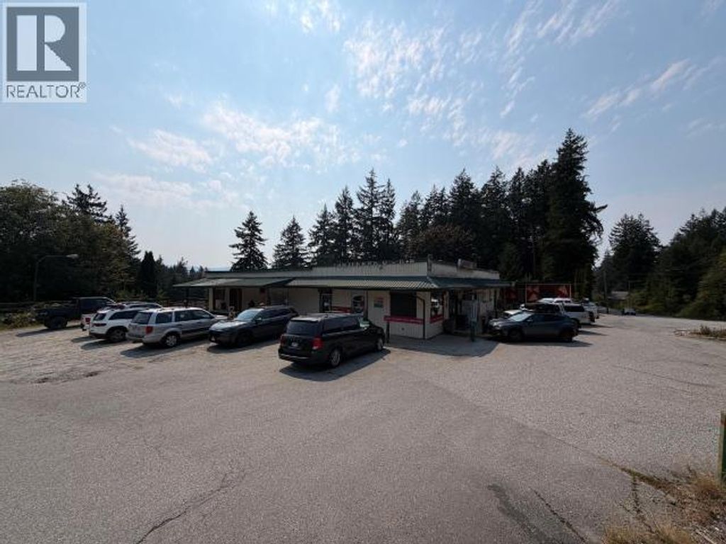 2365 Lang Bay Road, Powell River