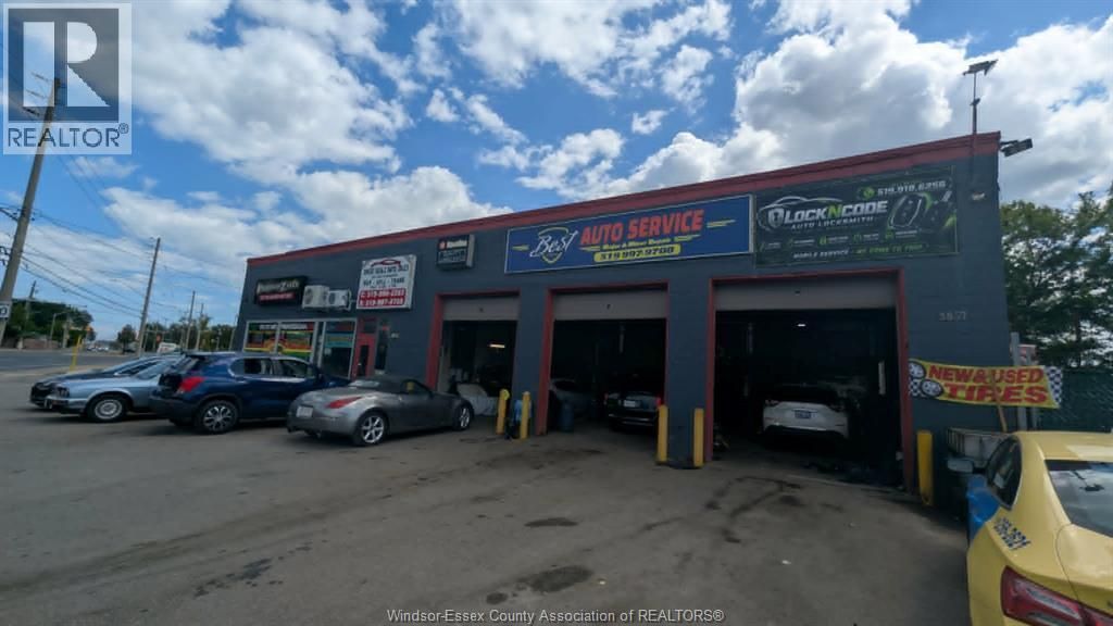 3857 Wyandotte Street East, Windsor