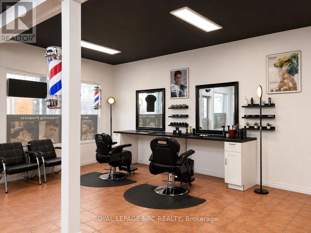 Unit# B - 90 Niagara Street, St. Catharines (e. Chester)