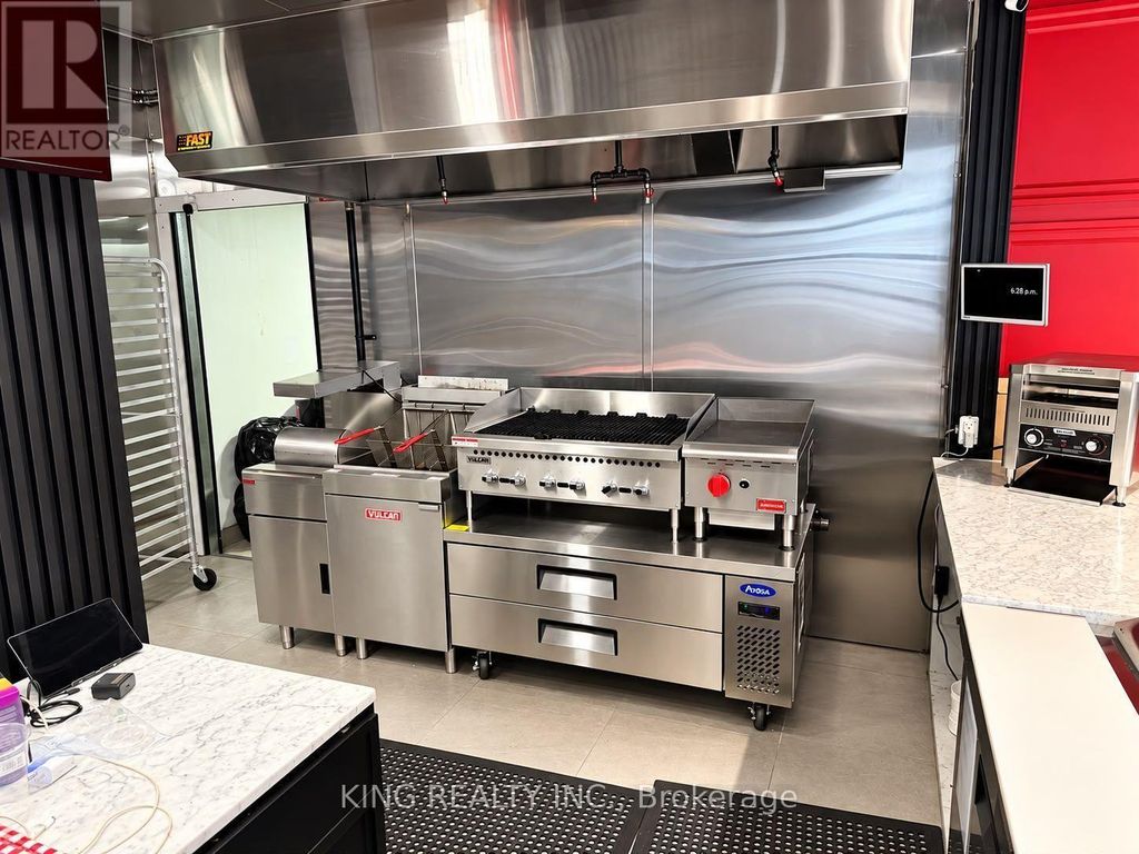 1001 Queen Street E, Toronto (south Riverdale)