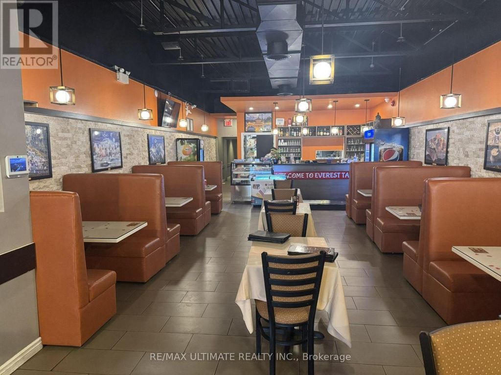 C-4 - 400 Scott Street, St. Catharines (carlton/bunting)
