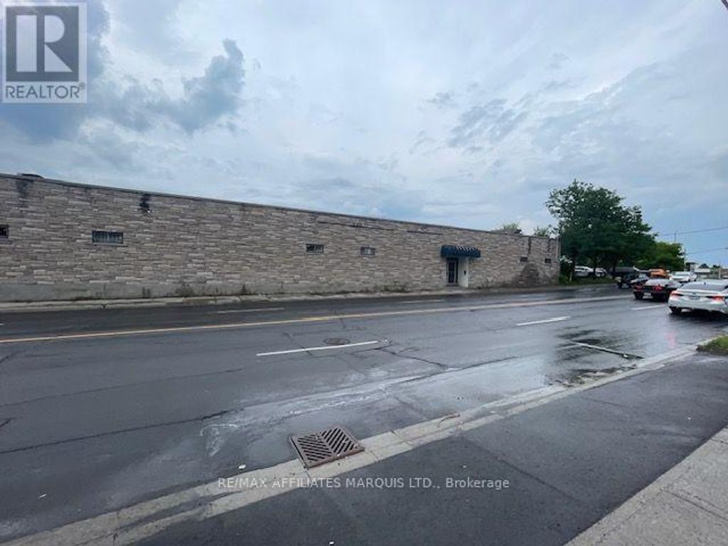 71 9th Street W, Cornwall