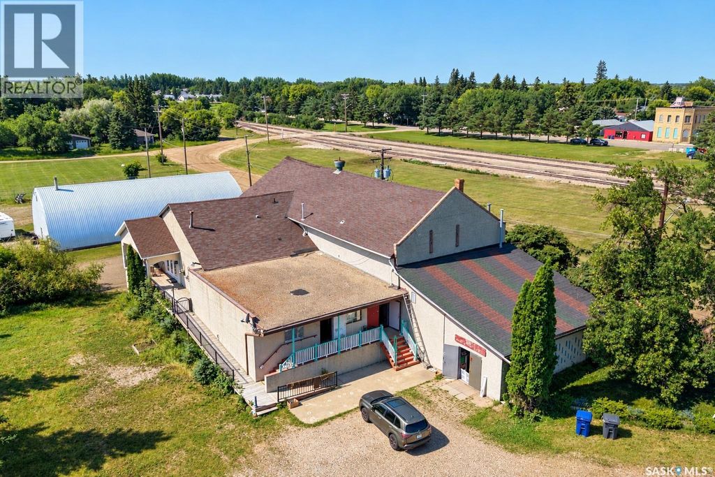 711 Railway Avenue E, Rosthern