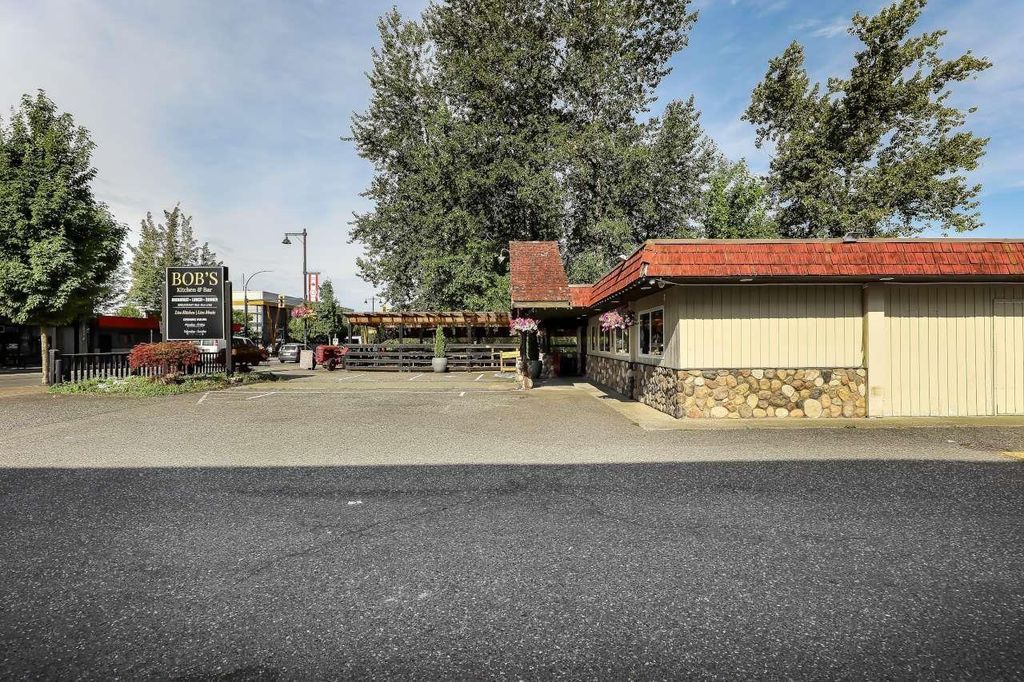 27083 Fraser Highway, Langley