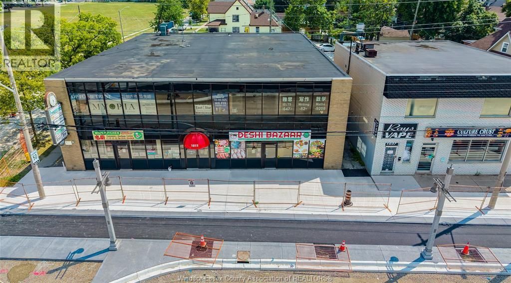1015 University Avenue West, Windsor